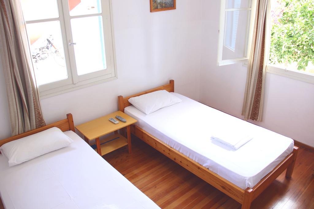 Αlexandros Apartment Votsi  Bagian luar foto