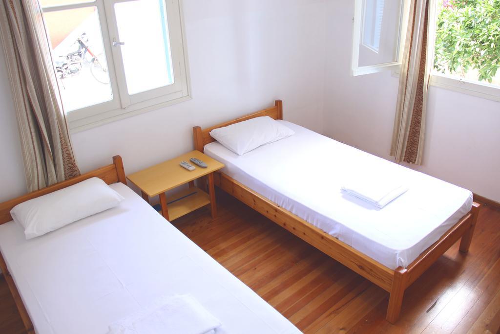 Αlexandros Apartment Votsi  Bagian luar foto
