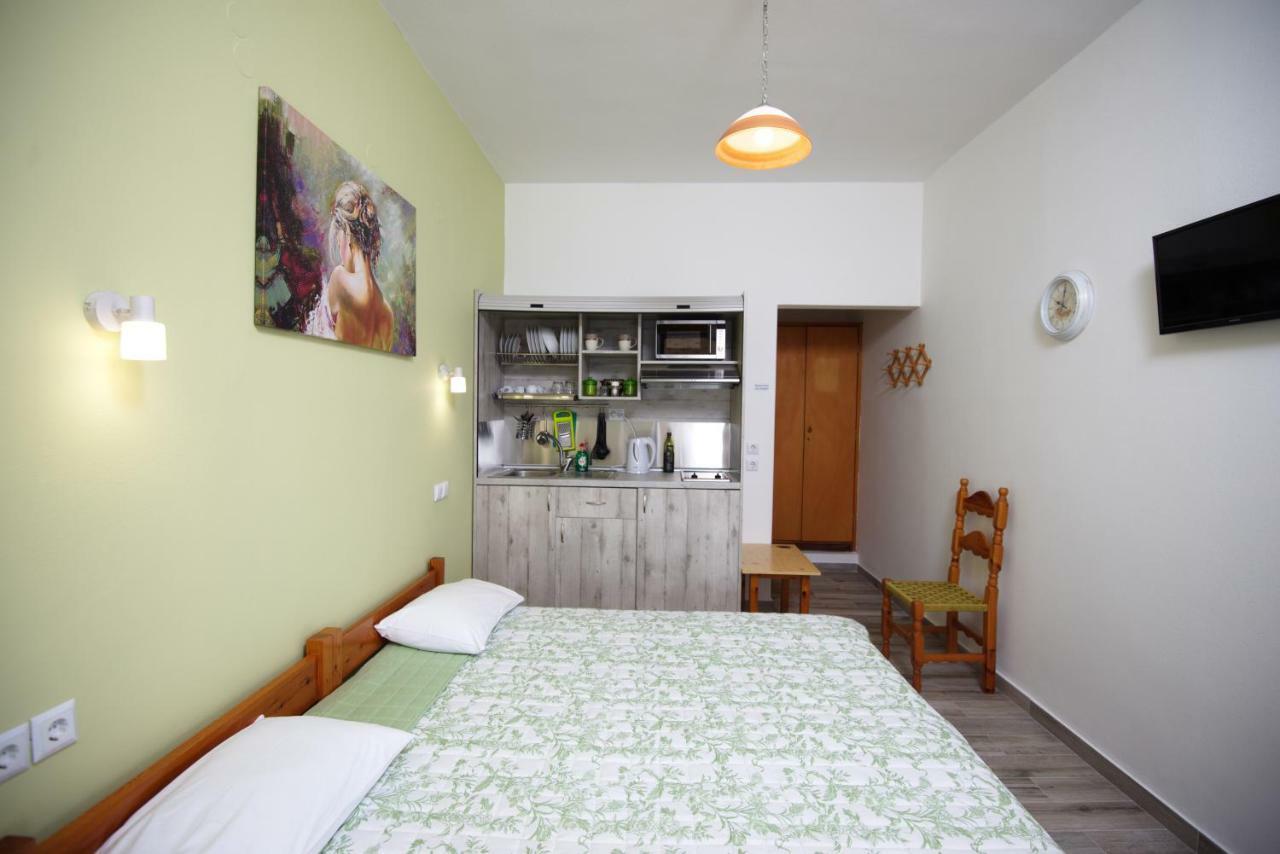 Αlexandros Apartment Votsi  Bagian luar foto